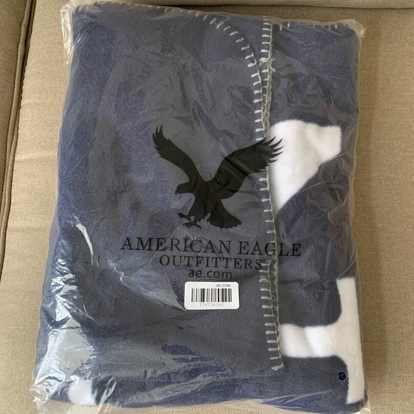 American Eagle Outfitters Other - American Eagle Blanket NWT